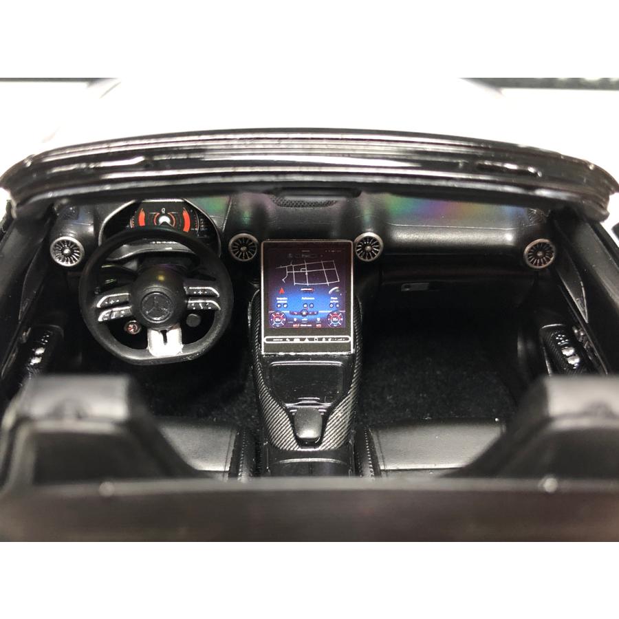 iScale 1/18 Mercedes Benz SL63 AMG (R232) 4MATIC 2022 ALPINE