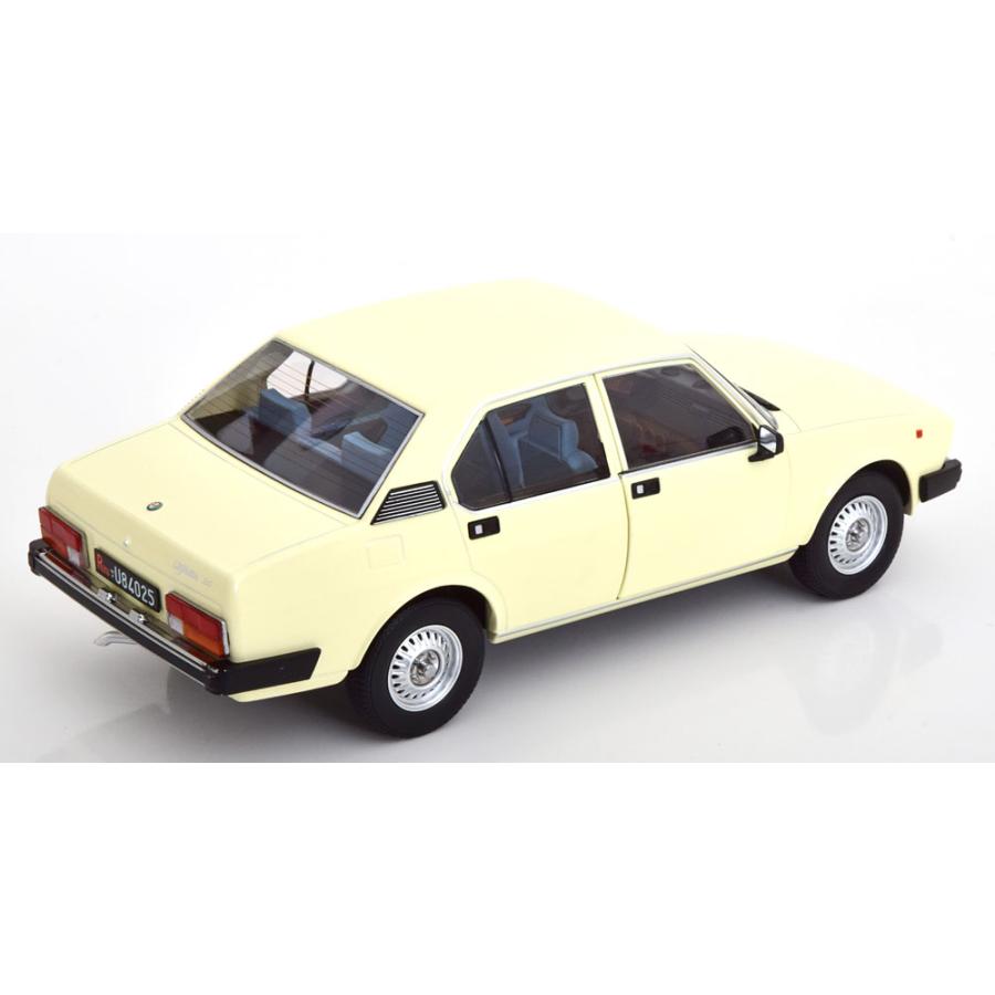 Mitica 1/18 Alfa Romeo Alfetta Berlina 2000L 1978 creme　アルファロメオ　｜garage-forza｜02