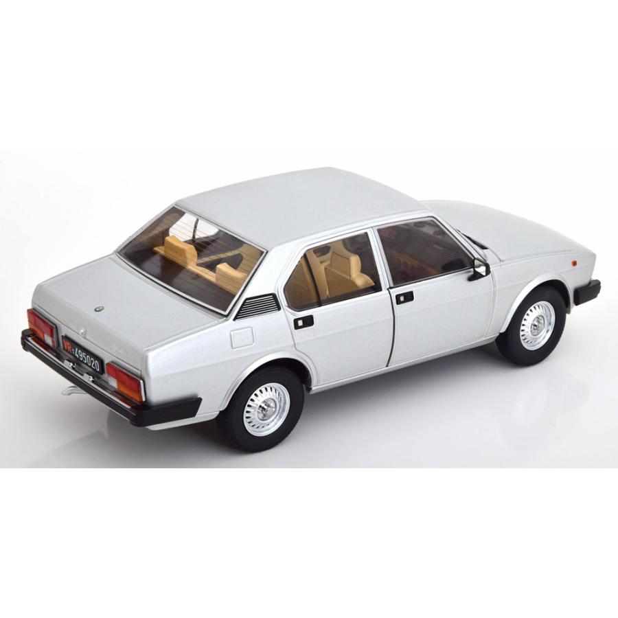 Mitica 1/18 Alfa Romeo Alfetta Berlina 2000L 1978 silver　アルファロメオ　｜garage-forza｜02