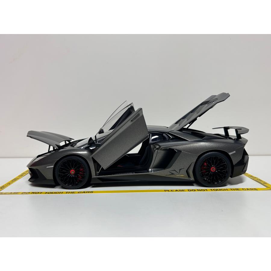 セール品　AUTOart 1/18 Lamborghini AVENTADOR LP750-4 SV 2015 マットグレー　ランボルギーニ　アヴェンタドール｜garage-forza｜08