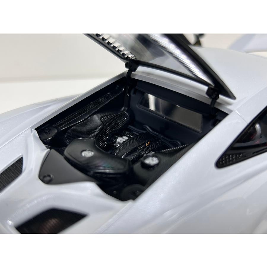 セール品　AUTOart 1/18 McLaren 675 LT 2016 silica white　マクラーレン｜garage-forza｜09