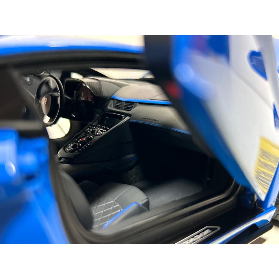 オートアート セール品 AUTOart 1/18 Lamborghini AVENTADOR S ブルー