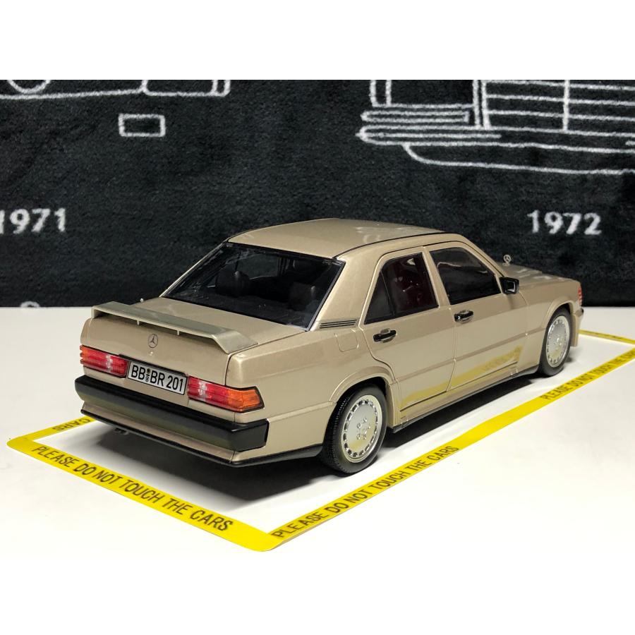 norev 1/18 Mercedes Benz 190 E 2.3 16V 1984 lightgold norev 1/18 Mercedes Benz 190 E 2.3 16V 1984 lightgold