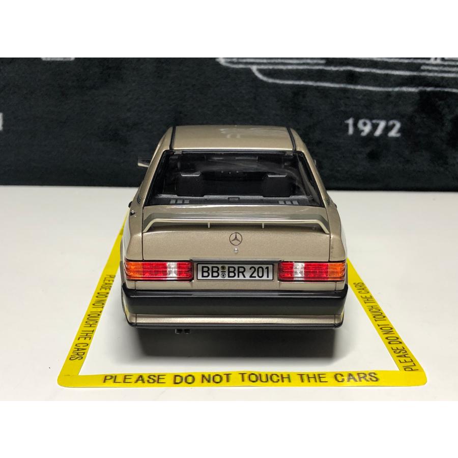 norev 1/18 Mercedes Benz 190 E 2.3 16V 1984 lightgold norev 1/18 Mercedes Benz 190 E 2.3 16V 1984 lightgold