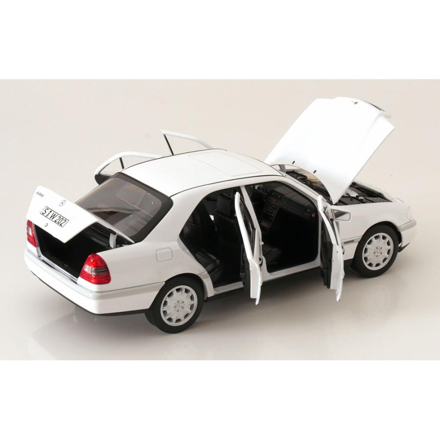 Mercedes C-Class W200 (W202) Norev 1/18 échelle Blanche - Modèle 1993-1996 - B66040703