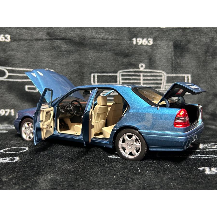 norev 1/18 Mercedes Benz C 200 W202 1997-2000 Aquamarine norev 1/18 Mercedes Benz C 200 W202 1997-2000 Aquamarine
