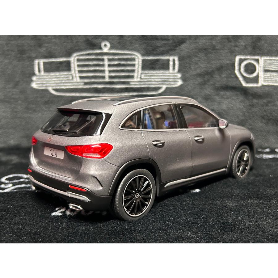Z Models 1/18 Mercedes Benz GLA (H247) mountain gray Z Models 1/18 Mercedes Benz GLA (H247) mountain gray