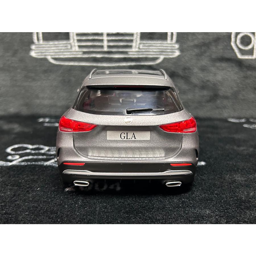 Z Models 1/18 Mercedes Benz GLA (H247) mountain gray Z Models 1/18 Mercedes Benz GLA (H247) mountain gray