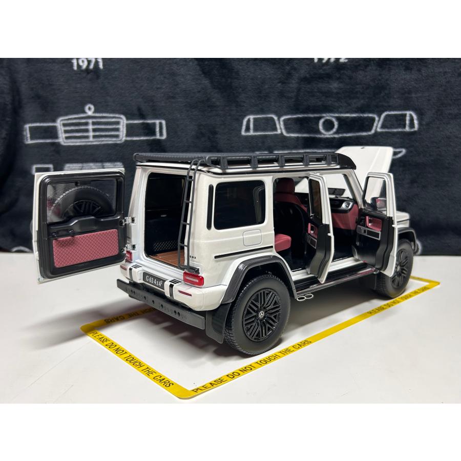 iScale iScale 1/18 Mercedes Benz AMG G 63 4x4 W463 Opalite white