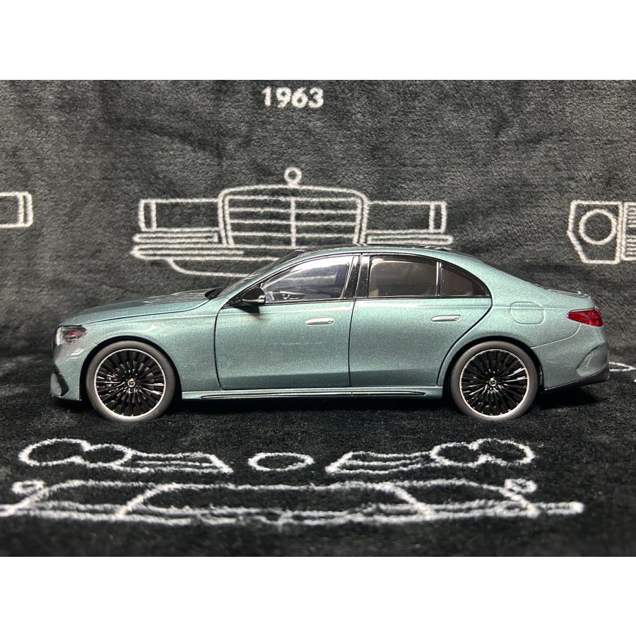 iScale iScale 1/18 Mercedes Benz E class W214 Sedan 2024 AMG Line