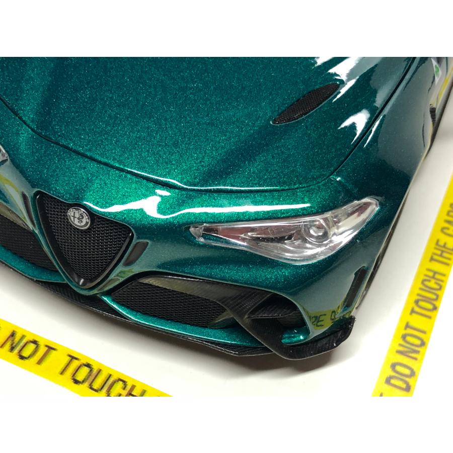 Maquette Burago Alfa Romeo Giulia GTA 2020 - Vert Montreal 1/18 - Neuve