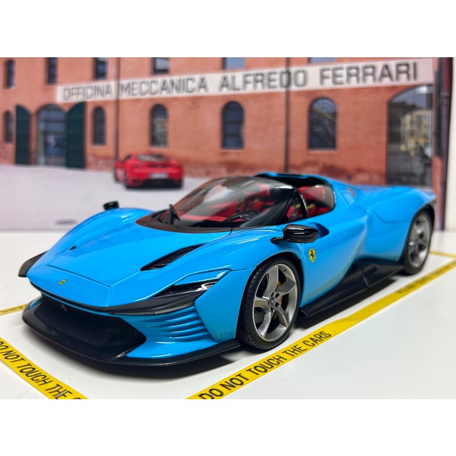 Bburago Burago signature 1/18 Ferrari Daytona SP3 closed Bburago Burago signature 1/18 Ferrari Daytona SP3 closed