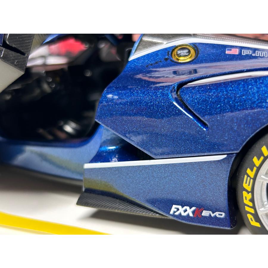 Bburago Burago 1/18 Ferrari FXX K EVO #27 Blue tour de