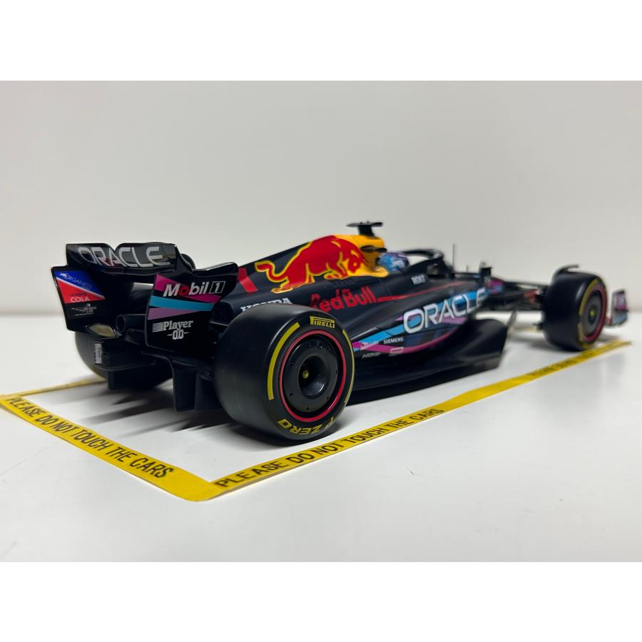 Bburago Burago 1/18 RED BULL F1 RB19 #1 MIAMI GP 2023 MAX Bburago Burago 1/18 RED BULL F1 RB19 #1 MIAMI GP 2023 MAX