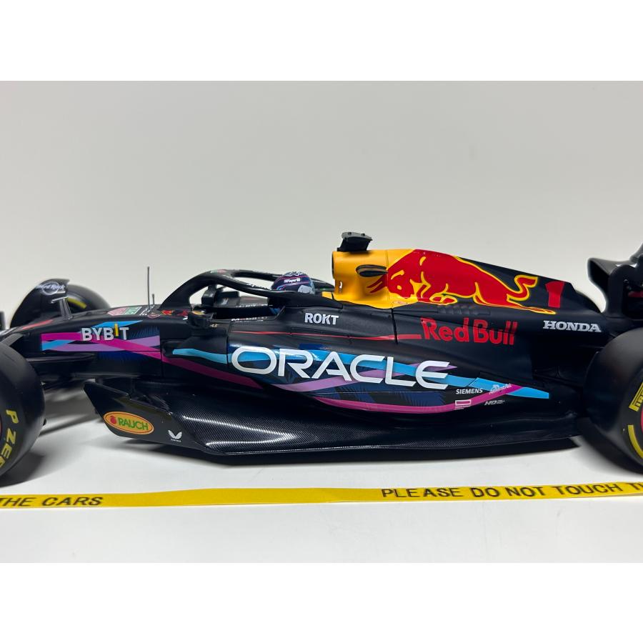 Bburago Burago 1/18 RED BULL F1 RB19 #1 MIAMI GP 2023 MAX Bburago Burago 1/18 RED BULL F1 RB19 #1 MIAMI GP 2023 MAX