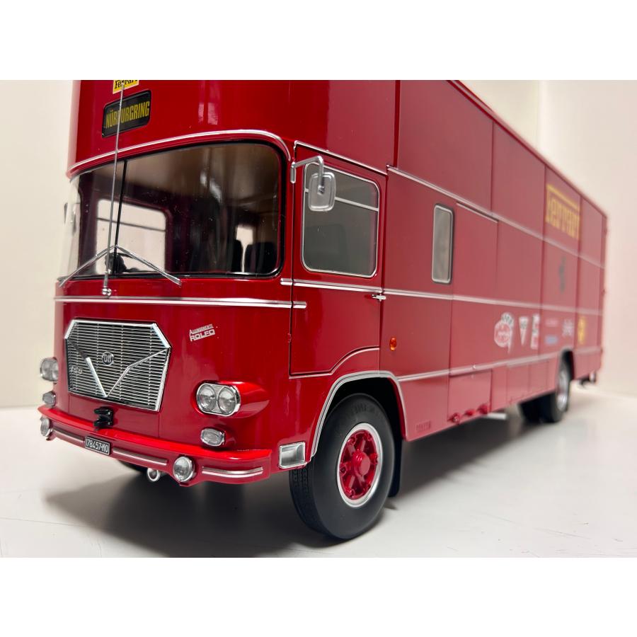 CMR 1/18 Fiat OM 150 Rolfo Ferrari race transporter 1967 CMR 1/18 Fiat OM 150 Rolfo Ferrari race transporter 1967