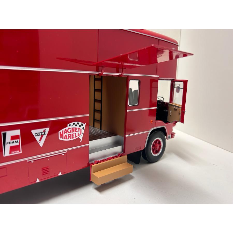 CMR 1/18 Fiat OM 150 Rolfo Ferrari race transporter 1967 CMR 1/18 Fiat OM 150 Rolfo Ferrari race transporter 1967