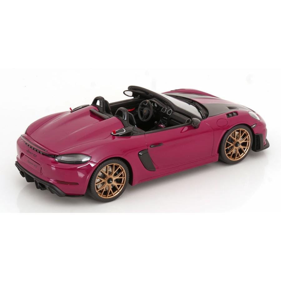 ピンク ポルシェミニカー タイカンターボS Welly 1/24 Porsche Taycan 2020 ピンクブラウン タイカン ポルシェ