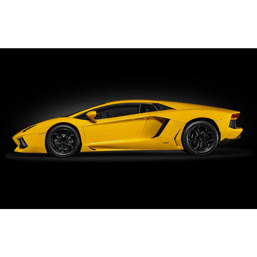 Pocher 1/8 Lamborghini Aventador LP 700-4 Giallo orion
