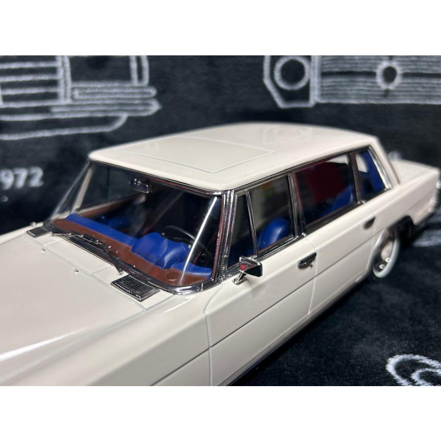 KK scale 1/18 Mercedes Benz 600 SWB W100 1963 ホワイト ダイキャスト製 メルセデス ベンツ ミニカーの画像
