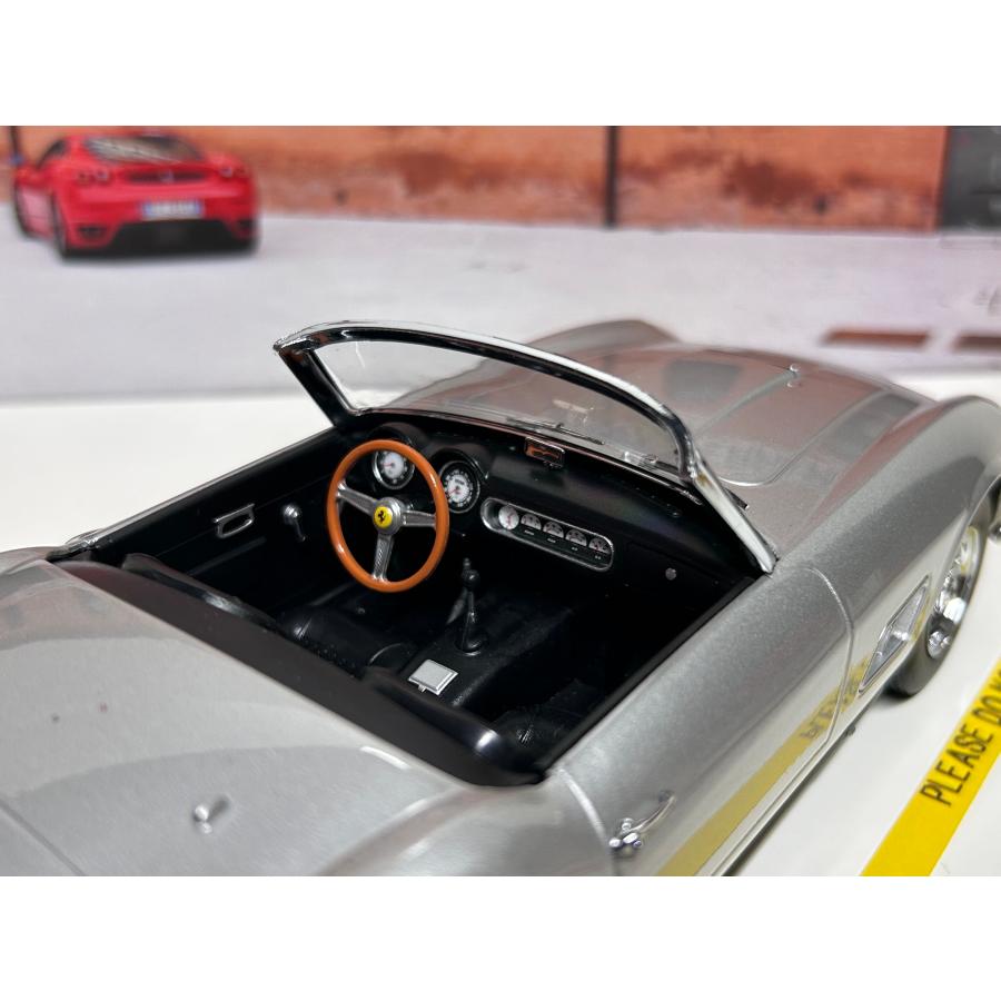 KK scale 1/18 Ferrari 250 GT California Spyder 1960　シルバー　ダイキャスト製　フェラーリ｜garage-forza｜06