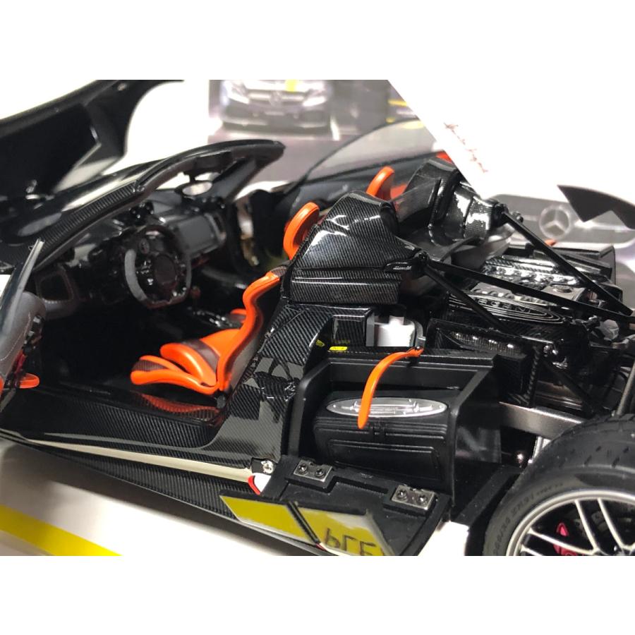 LCD Models 1/18 Pagani Huayra BC 2016 white/black パガー二