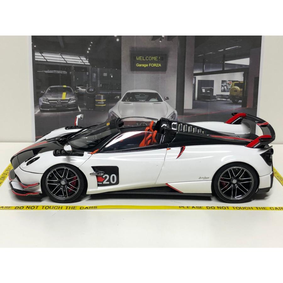 LCD Models 1/18 Pagani Huayra BC 2016 white/black パガー二
