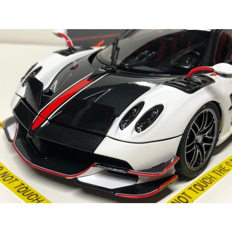 LCD Models 1/18 Pagani Huayra BC 2016 white/black パガー二