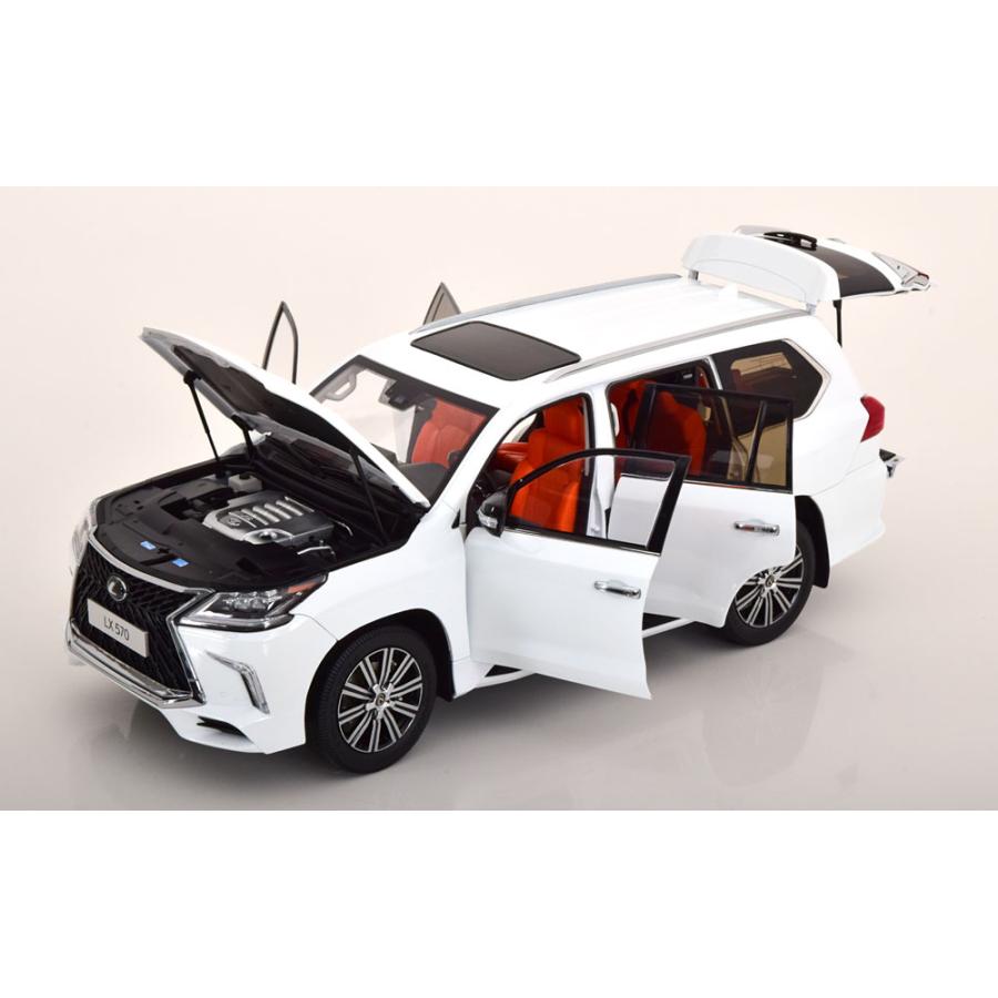 1/18 レクサス Lexus LX570 新品 【ホワイト＆ブラック】 LCD 1/18 Lexus LX570 2021 (White) - YouTube