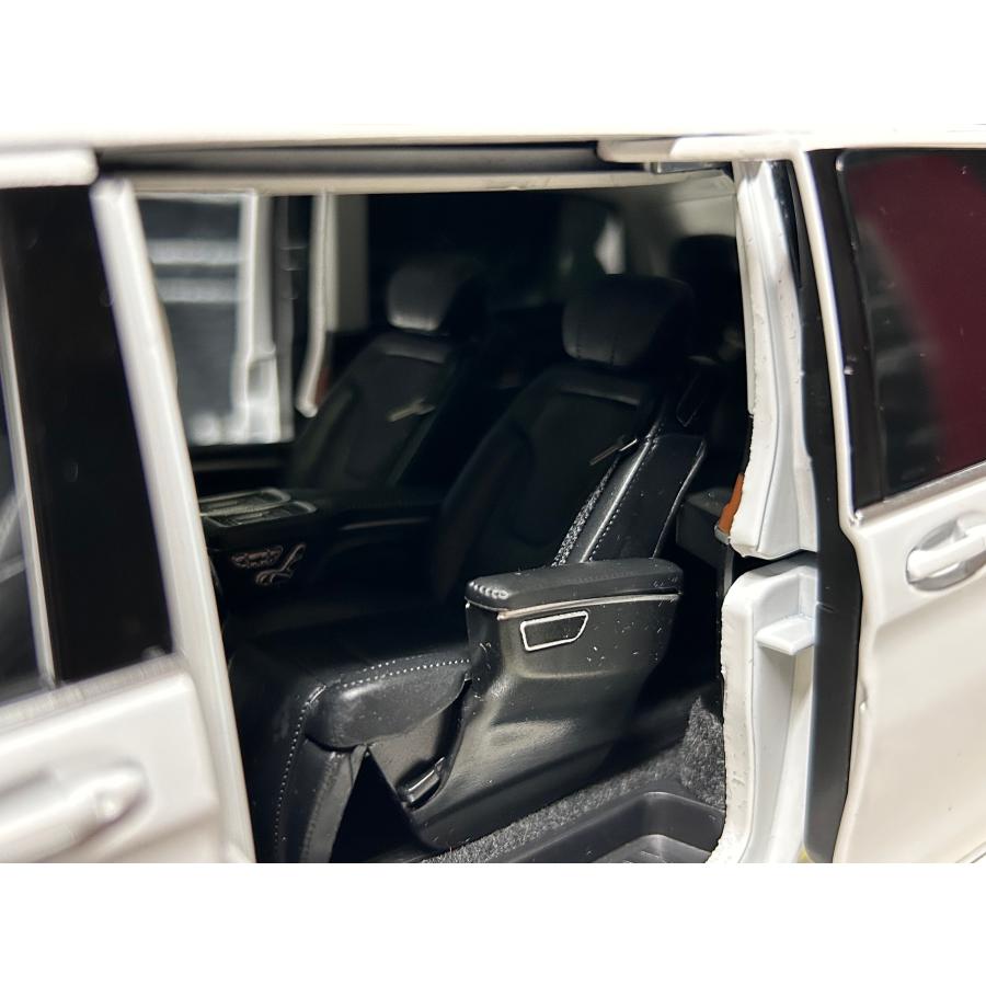 1/18 Mercedes Benz V class V260L ホワイト メルセデス ベンツ 1/18 Mercedes Benz V class V260L ホワイト メルセデス ベンツ