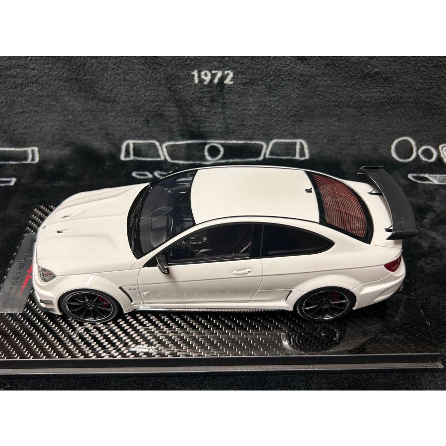 1/18 Mercedes Benz C63 AMG Black series ホワイトメタリック