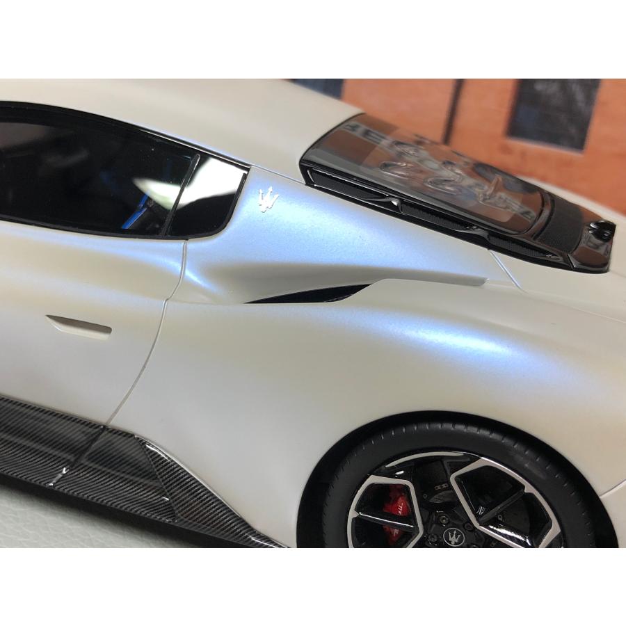 B.B.R BBR 1/18 Maserati MC20 bold white ルーフ同色 マセラティ