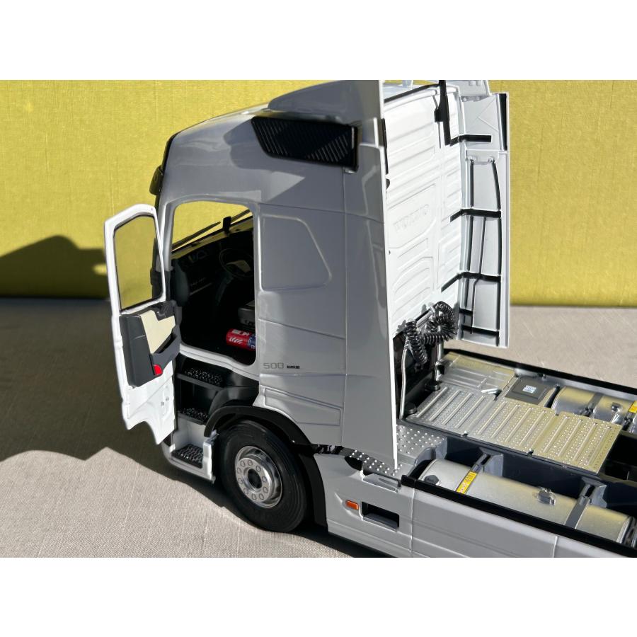 ボルボ 1/18 トラック トレーラーヘッド Amazon | □ MOTORARTモーターアート 1/43 VOLVO FH12 Tractor ボルボ