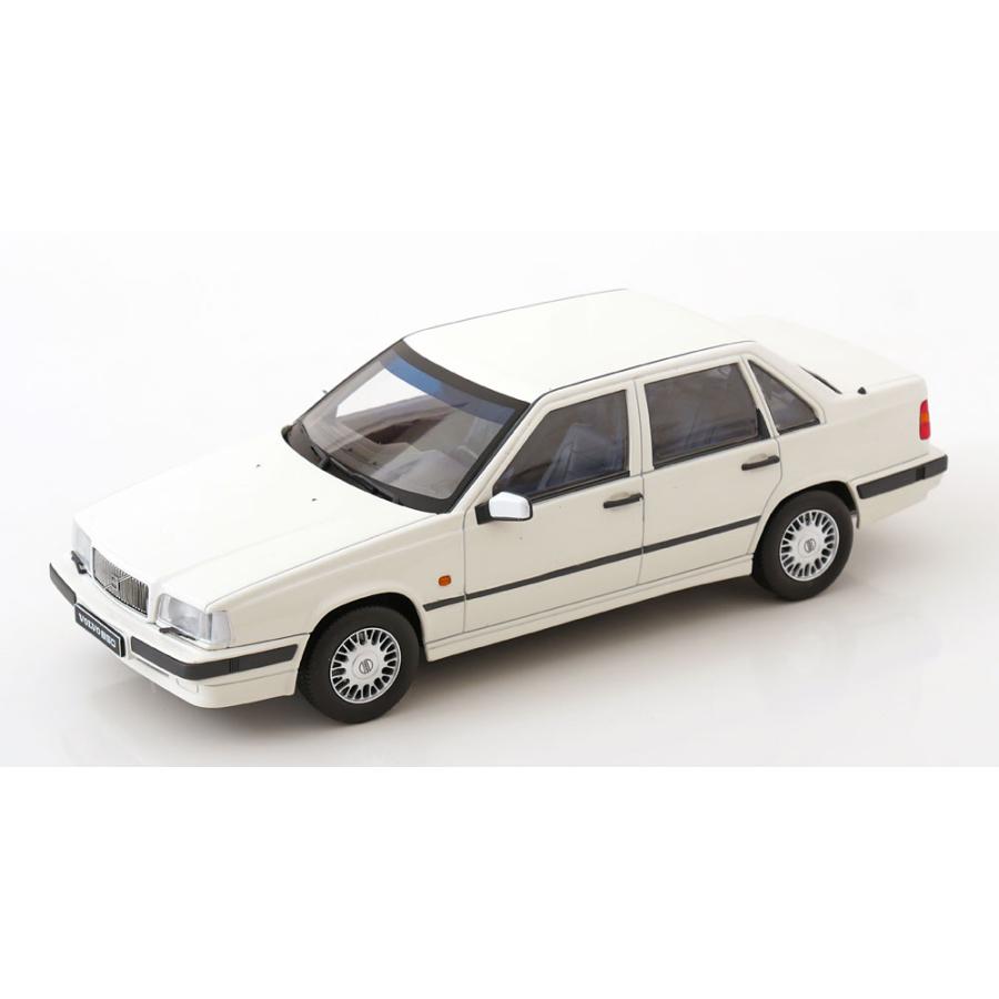【今週いっぱい・完動品・美品】PVM-2541 Triple9 1/18 Volvo 850 1993 ホワイト ボルボ ミニカー : Garage