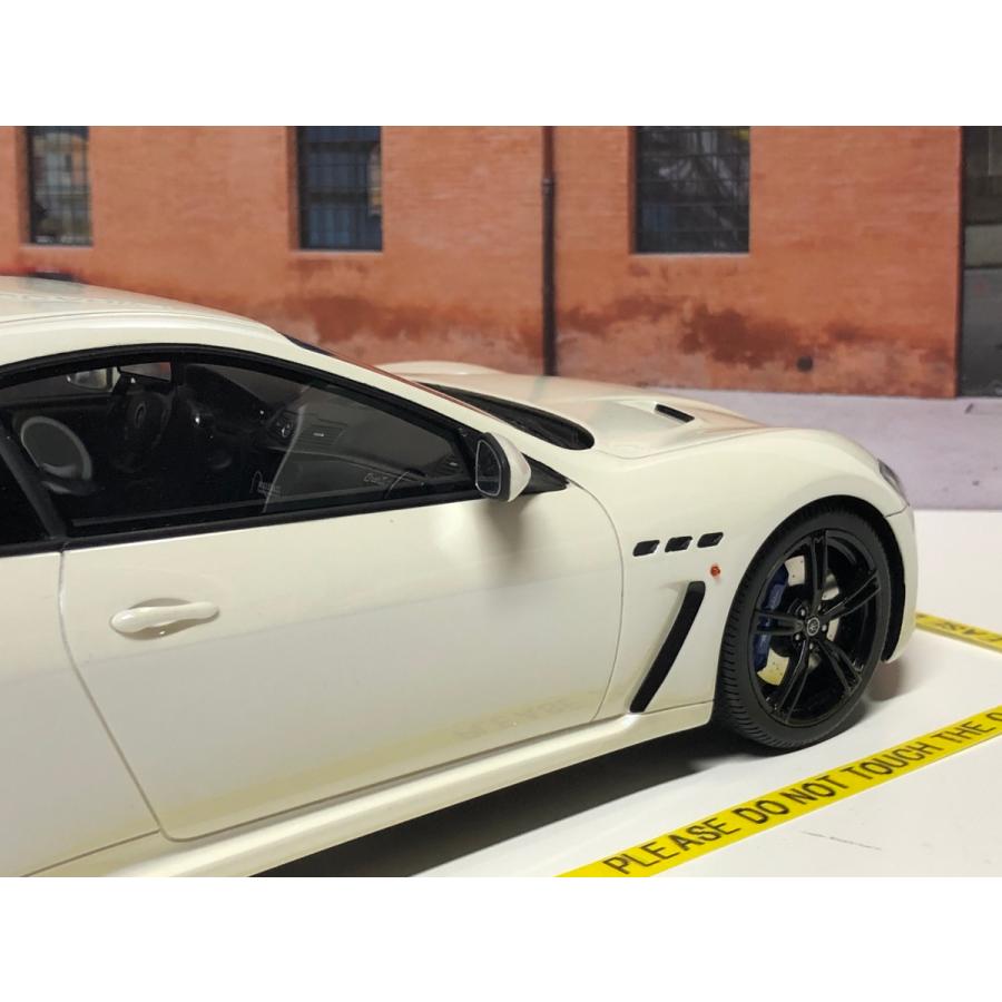TSM MODEL TOPSPEED 1/18 Maserati Granturismo MC Bianco birdgage