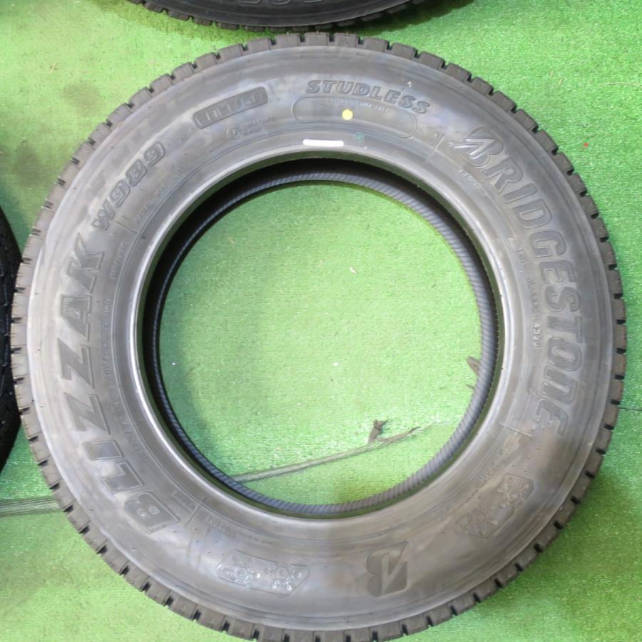 *送料無料* 未使用！23年★トラック タイヤ 205/70R16 111/109N スタッドレス ブリヂストン ブリザック W989 16 ...