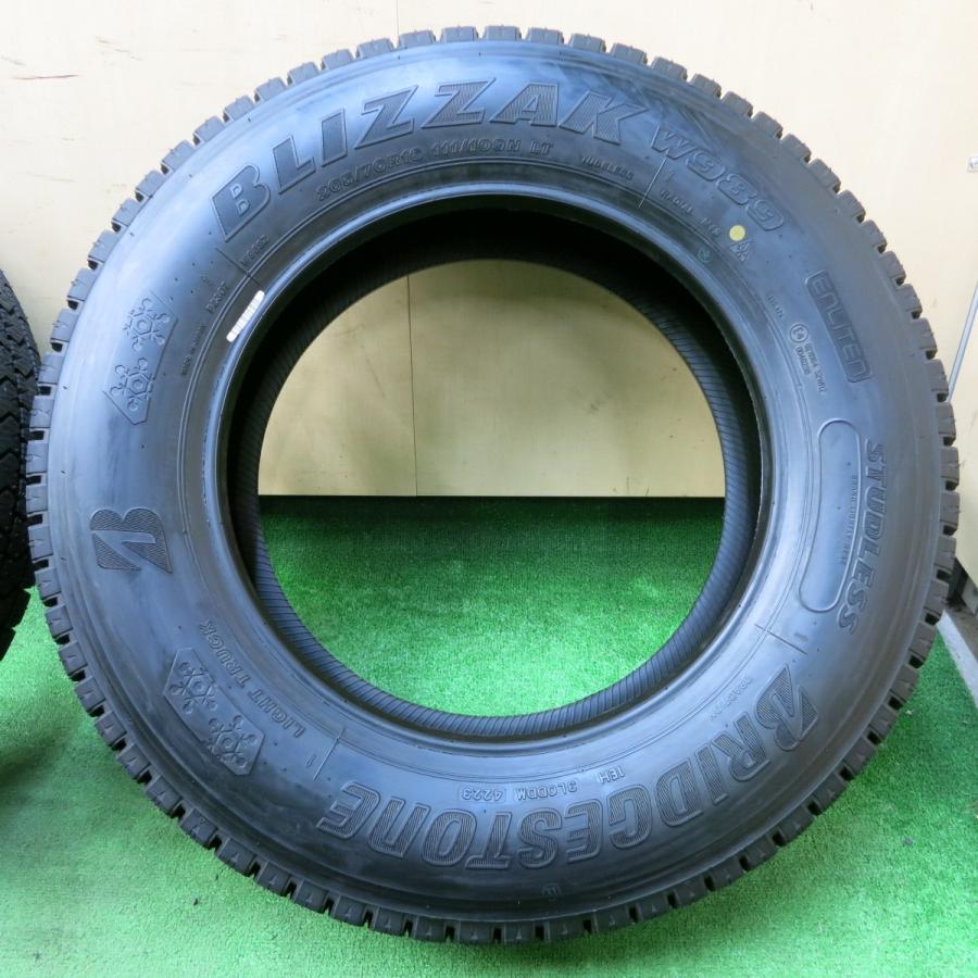 *送料無料* 未使用！23年★トラック タイヤ 205/70R16 111/109N スタッドレス ブリヂストン ブリザック W989 16 ...