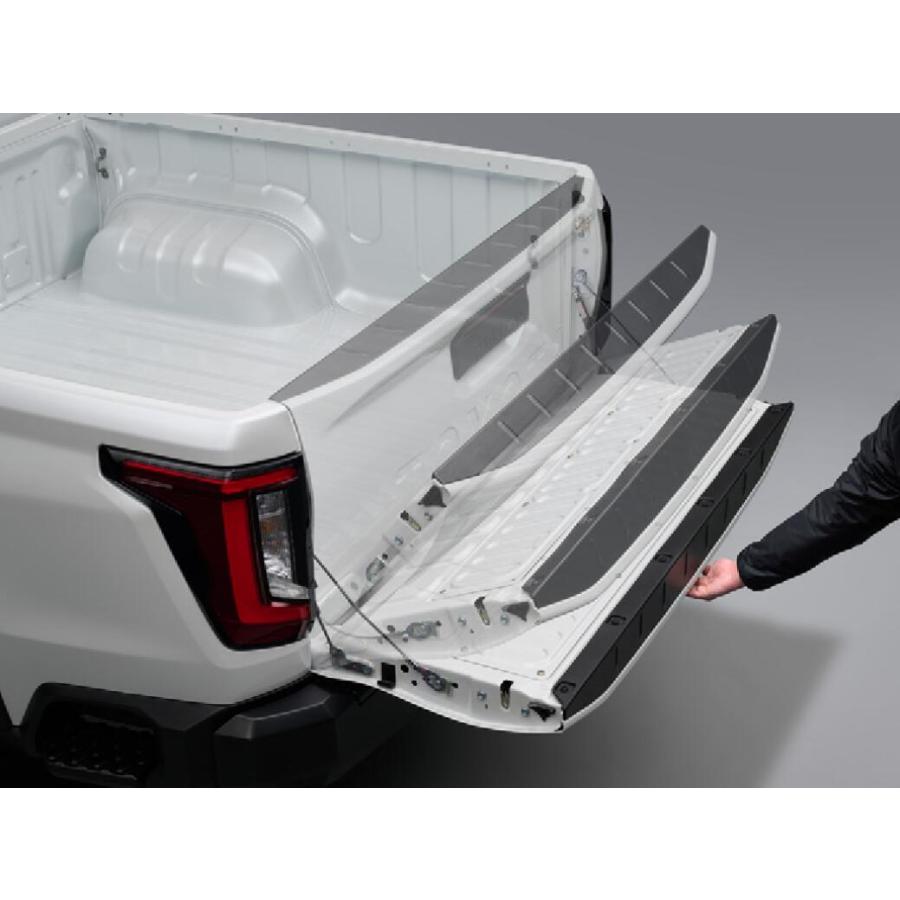 ハイラックス GUN226 専用 純正テールゲートエンブレム　ブラック トヨタ ハイラックス GUN226 純正 アクセサリー テールゲートリフト