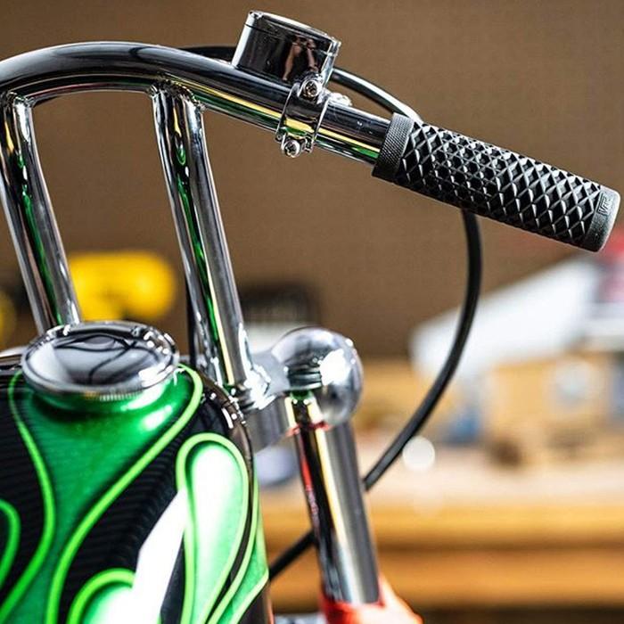 KIJIMA 正規コラボ バイク用グリップ ワッフル ゴム製 ハンドル KIJIMA 正規コラボ バイク用グリップ ワッフル ゴム製 ハンドル