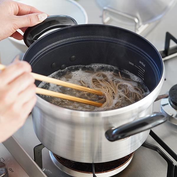 ambai 文化鍋 ガス火用 万能鍋 両手鍋 炊飯鍋 アルミ テフロン 直火 日本製の画像