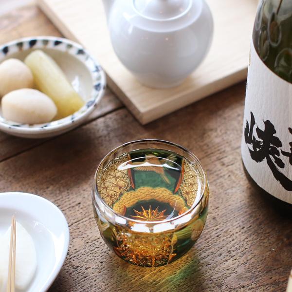江戸切子 雀の酒杯 琥珀緑 グラヴィール 堀口硝子 ぐい呑み 猪口 切子