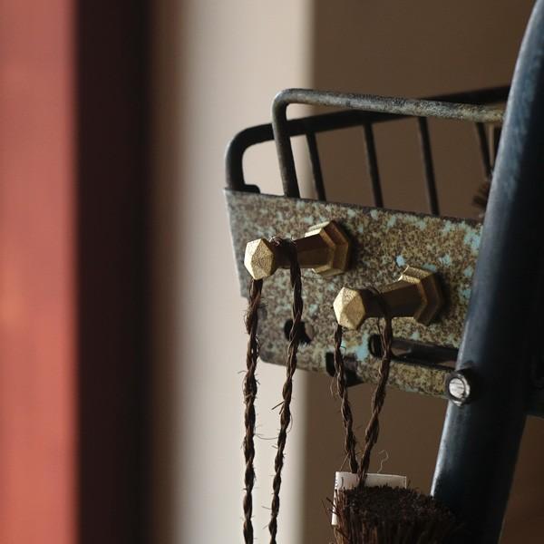 Futagami マグネットフック チェス型 2ヶセット 真鍮 真鍮鋳肌 フタガミ 二上 ギフト 内祝い 新築祝 誕生日 Itg 004 がらんどう 手仕事品と贈り物 通販 Yahoo ショッピング