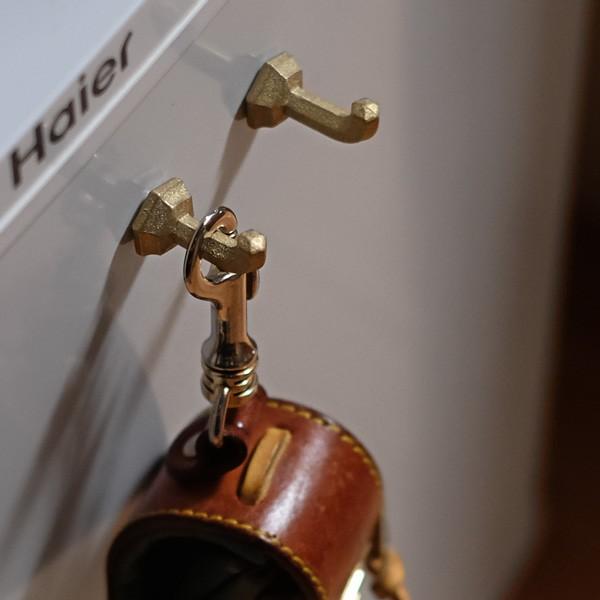 Futagami マグネットフック L型 2ヶセット 真鍮 真鍮鋳肌 フタガミ 二上 ギフト 内祝い 新築祝 誕生日 Itg 005 がらんどう 手仕事品と贈り物 通販 Yahoo ショッピング