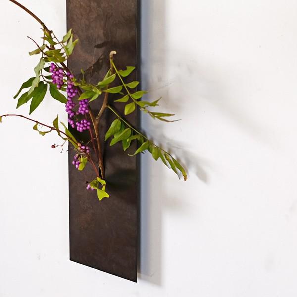 高岡銅器　on the wall mini 壁掛けフラワーベース　墨彩未使用 送料無料 花瓶 一輪挿し on the wall mini 墨彩色 モメンタム
