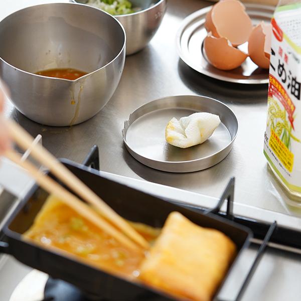 【ステンレス製】盛り付けプレート　お玉▪調理箸▪水切り目皿プレート付きセット 家事問屋 お玉置き 菜箸置き ステンレス製 : がらんどう 手仕事品と