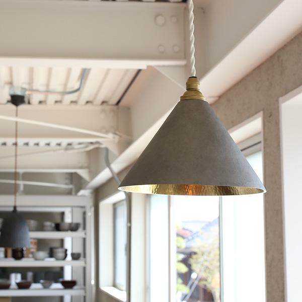 FUTAGAMI（フタガミ） ペンダントランプ 円錐 鍛金 銀ムラ ペンダント