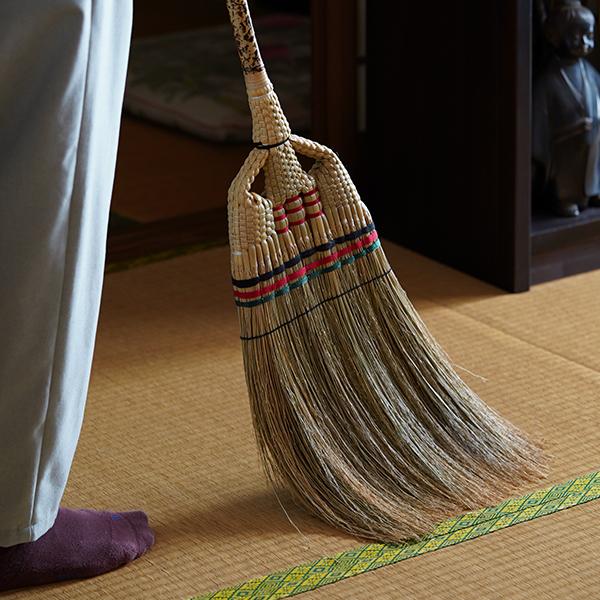 長柄箒 窓型 白木屋中村伝兵衛商店 座敷箒 ほうき 手編み : がらんどう