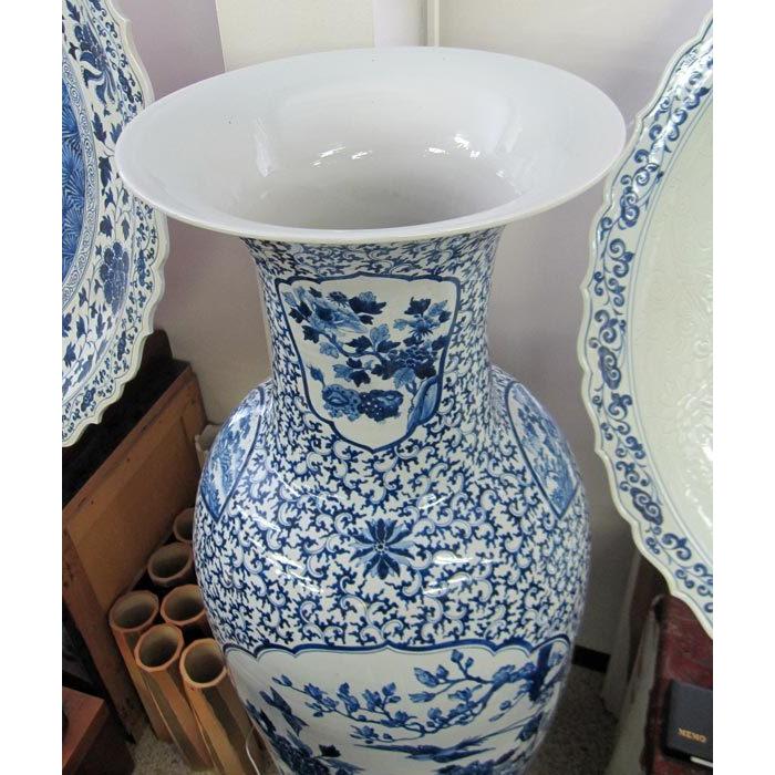 有田焼 染付花鳥図大壺 高さ約1m55cm 陶磁器 花瓶 花生 美術品 有田焼 染付花鳥図大壺 高さ約1m55cm 陶磁器 花瓶 花生 美術品