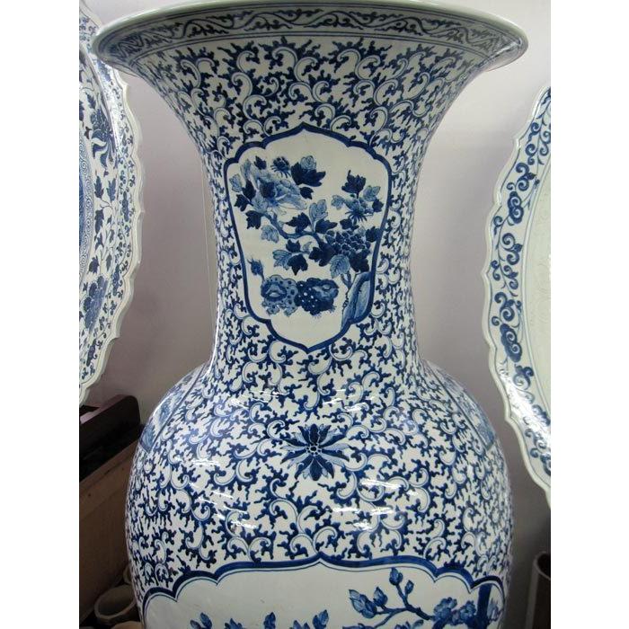 有田焼 染付花鳥図大壺 高さ約1m55cm 陶磁器 花瓶 花生 美術品 有田焼 染付花鳥図大壺 高さ約1m55cm 陶磁器 花瓶 花生 美術品