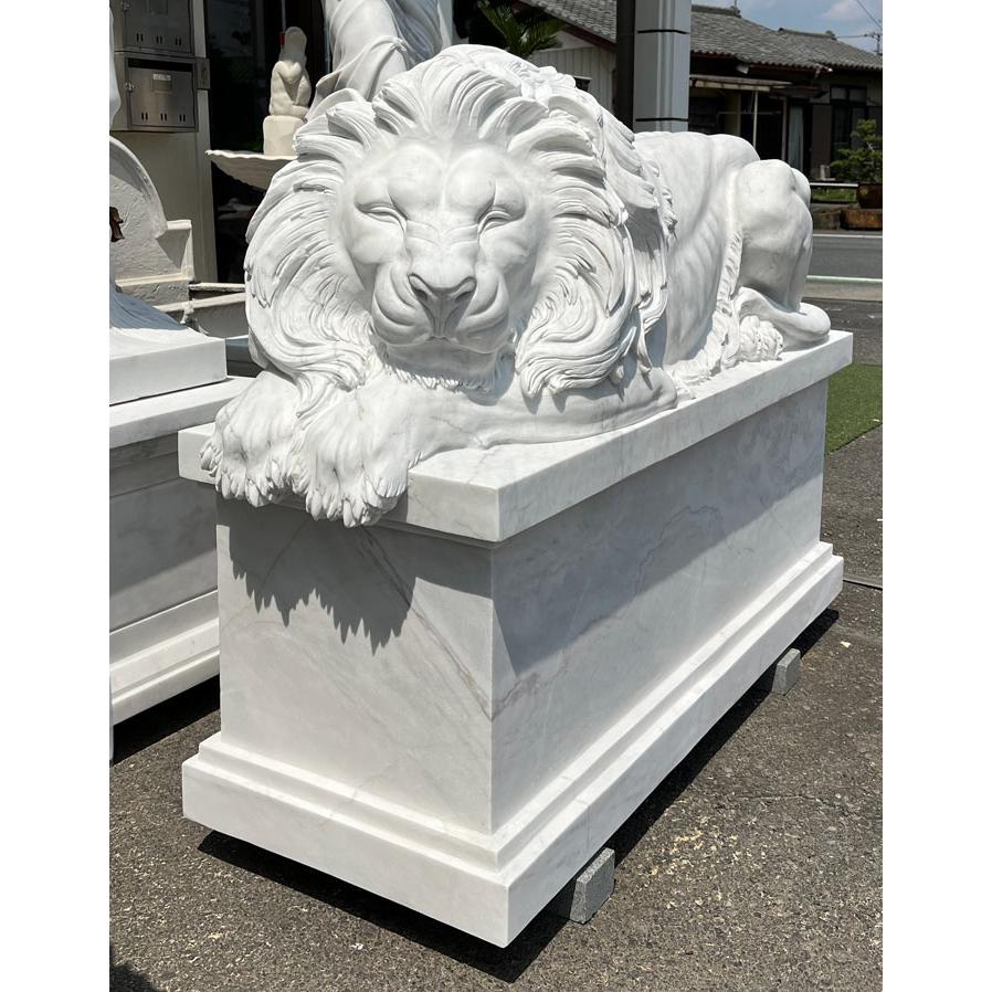 天然大理石彫刻 ライオン ペア 高さ約1m13cm 動物像 石像 大理石 彫刻 オブジェ 置物 休息 ライオン像 寝そべるライオン｜gardenart-masuki｜05
